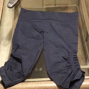 Lululemon crops size 10